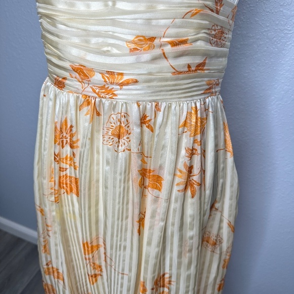 Laundry by Shelli Regal cream & orange floral Dress size 8 - Picture 8 of 10